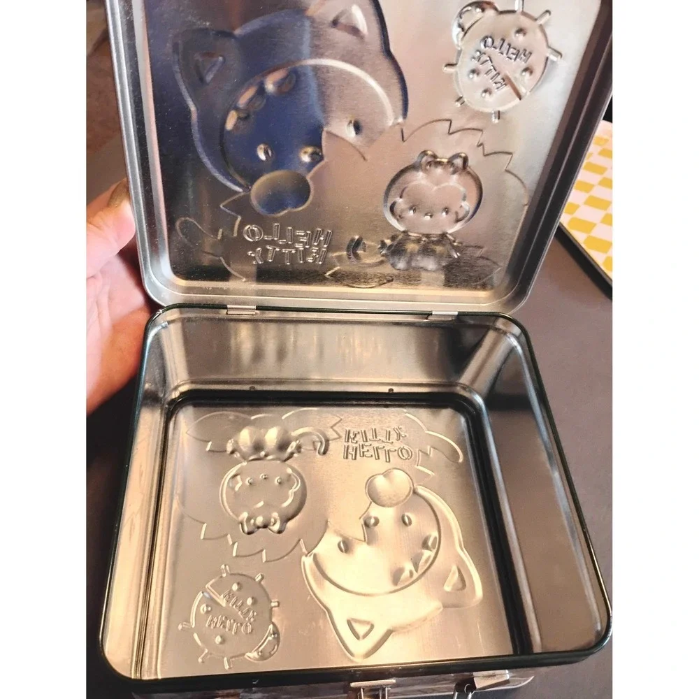 Rare 2010 Sanrio Hello Kitty Embossed Safari Tin #sanriocore  #loungefly #y2k